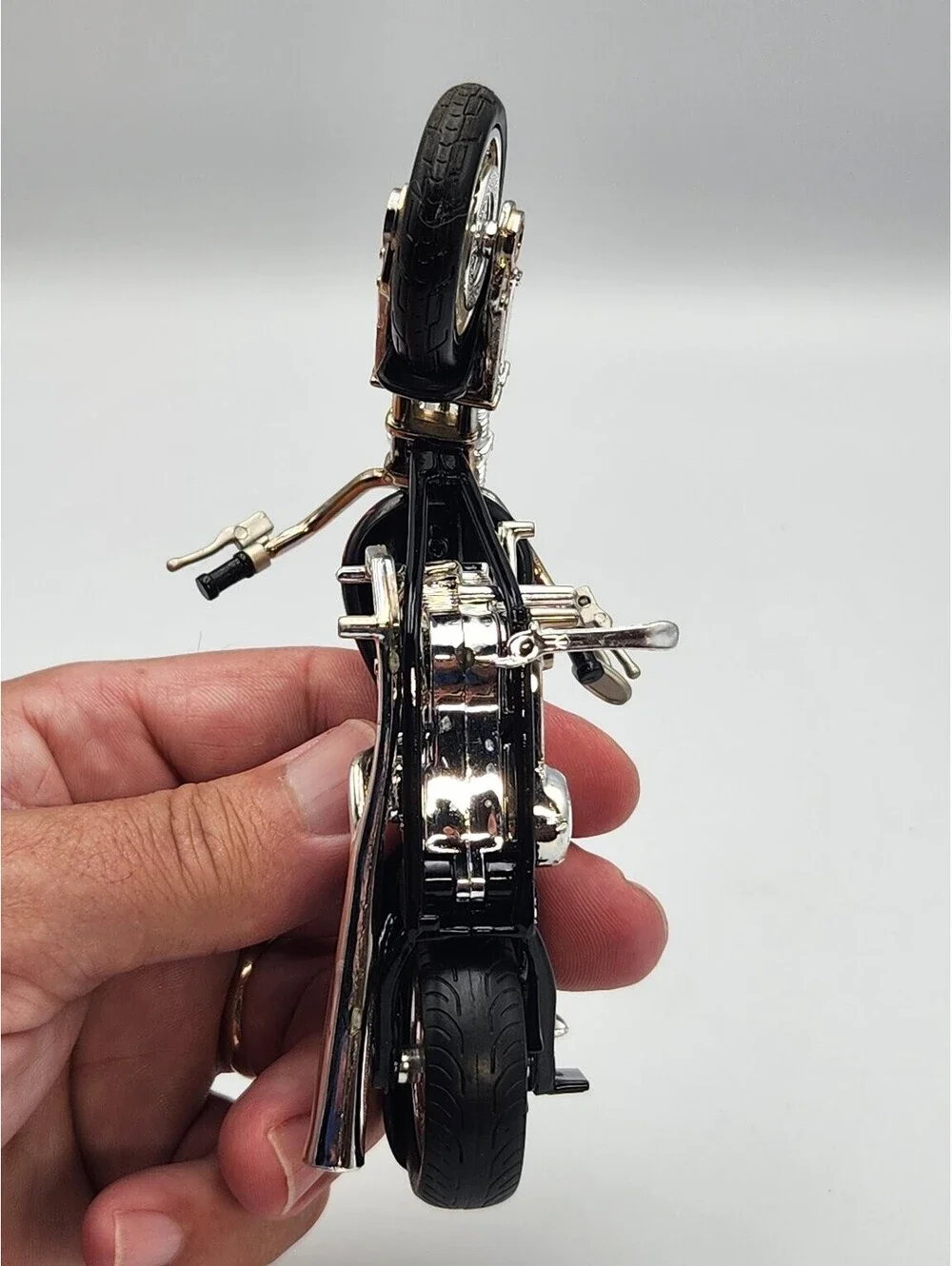 2001 Harley Davidson Motorcycle FXSTS/FXSTSI SPRINGER SOFTAIL Metal Maxx 1:17